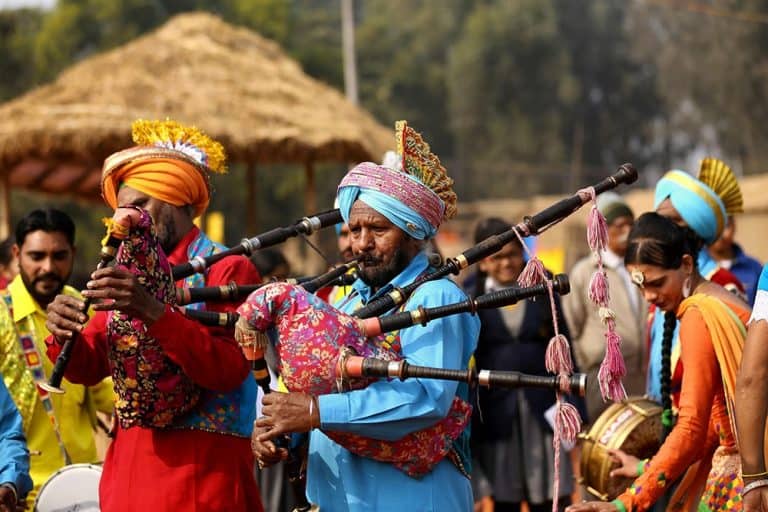 Hindi culture illustrating the importance of Hindi translation services