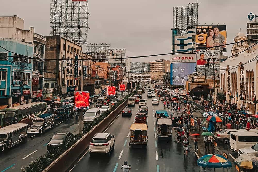 Busy streets in Manila illustrating the importance of tagalog translation services