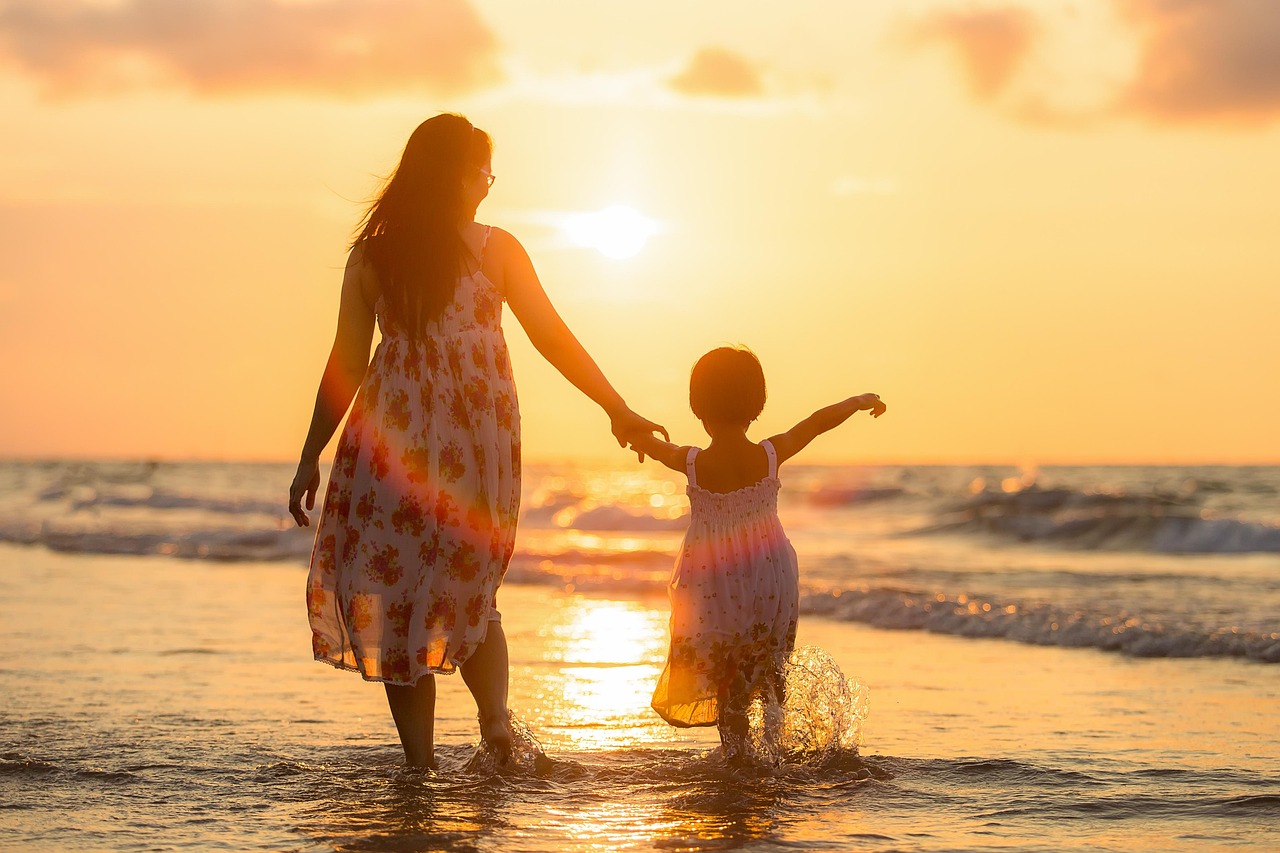 adult, mother, daughter, beach, nature, kids, children, happy mothers day, evening, family, girl, parent, people, sea, thailand, woman, waves, mom, mum, golden light, ocean, sunset-1807500.jpg